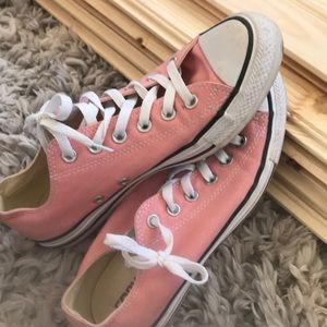 Women’s converse size 9